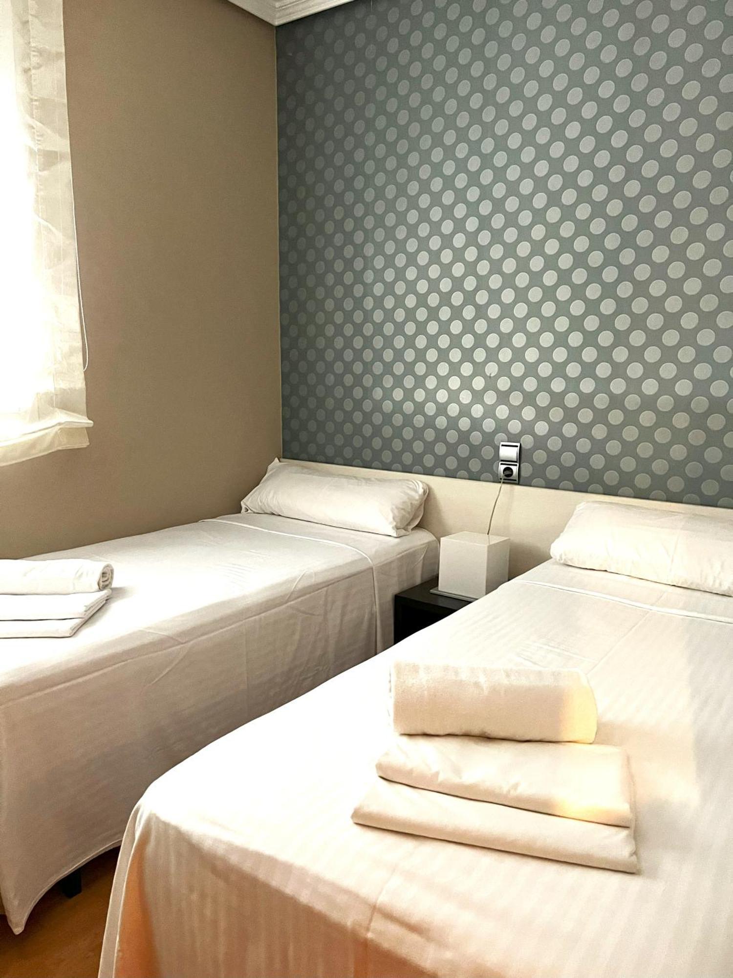 Apartamentos Las Palmas VII Family Only Салоу Екстериор снимка