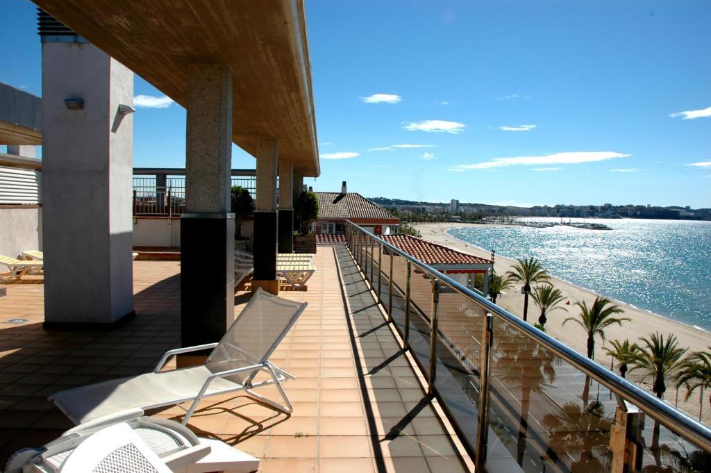 Apartamentos Las Palmas VII Family Only Салоу Екстериор снимка