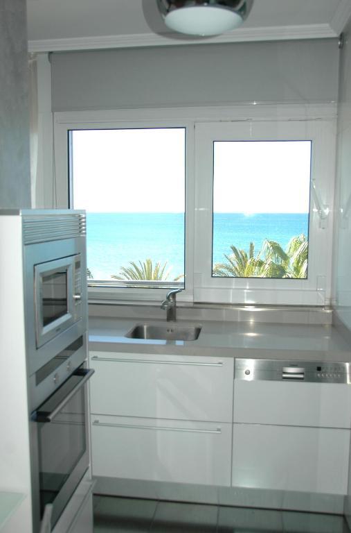 Apartamentos Las Palmas VII Family Only Салоу Стая снимка