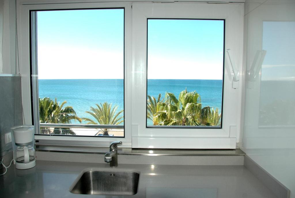 Apartamentos Las Palmas VII Family Only Салоу Стая снимка