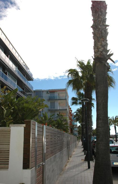 Apartamentos Las Palmas VII Family Only Салоу Екстериор снимка
